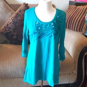 NWT Women's Lonv Sleeve Shirt Size M